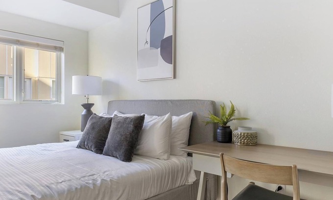 Pearl District Apartment | Landing | Stylish Studio, Courtyard, Gym