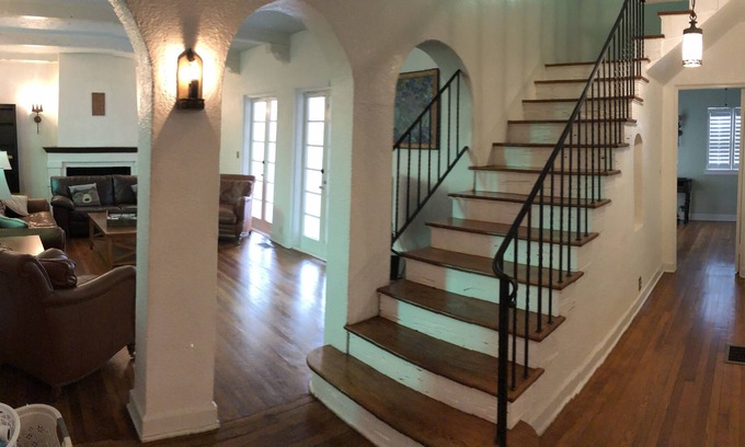 Whitfield House | Lantana House in Whitfield Estates