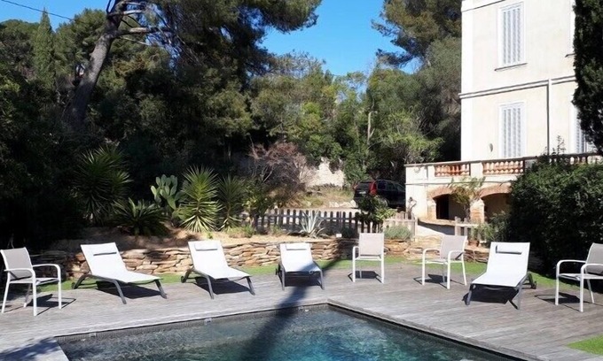 Tamaris House | Large 19th Century Villa With Swimming Pool