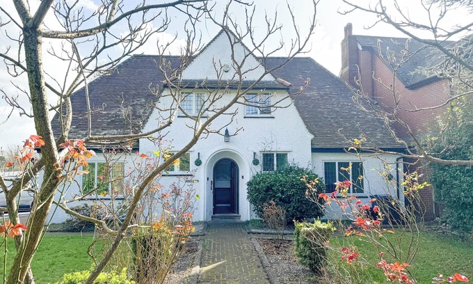 Birmingham House | Large 8 Bedroom House in Edgbaston