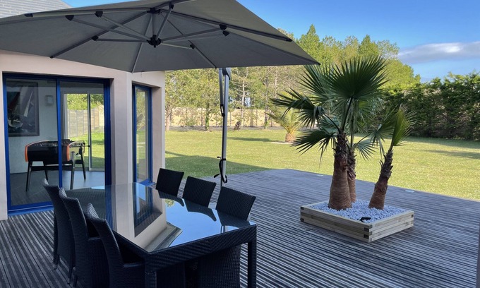 Gouville-sur-Mer House | Large 8-person house with indoor pool and garden