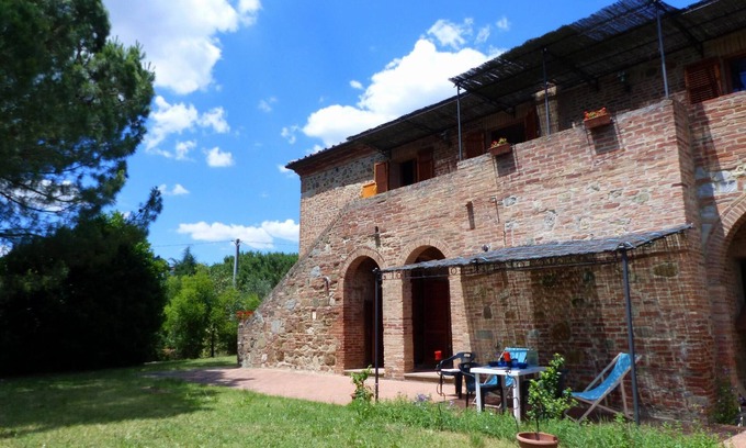 Torrita di Siena Apartment | Large apartment with a panoramic view
