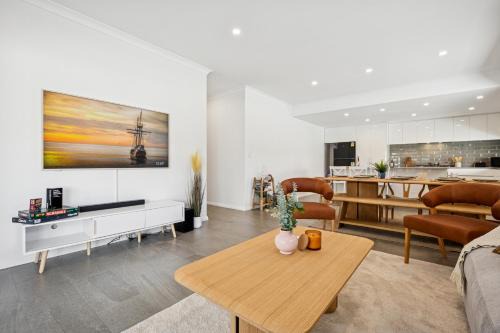 East Victoria Park House | Large Family Home, Albany Hwy, Close To City