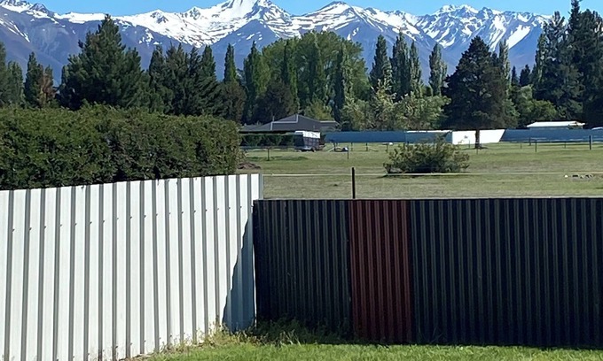 Twizel House | Large home, plenty of outdoor space and wonderful mountain views. Pet friendly