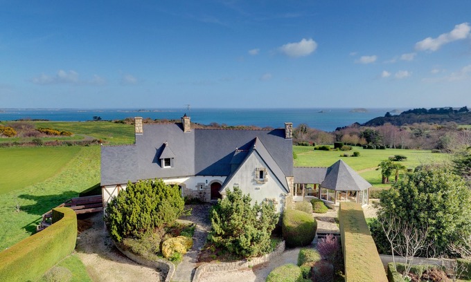 Paimpol House | Large house, landscaped grounds 1.1 ha, fantastic sea view, beach 600m away on foot