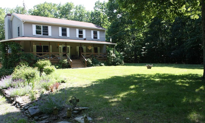 Saugerties House | Large, private, idyllic home in the Saugerties woods just outside of Woodstock