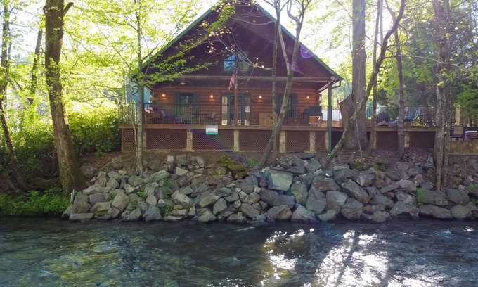 Helen Cabin | Lazy River Days - Riverfront cabin w/Amazing Views in Downtown Helen
