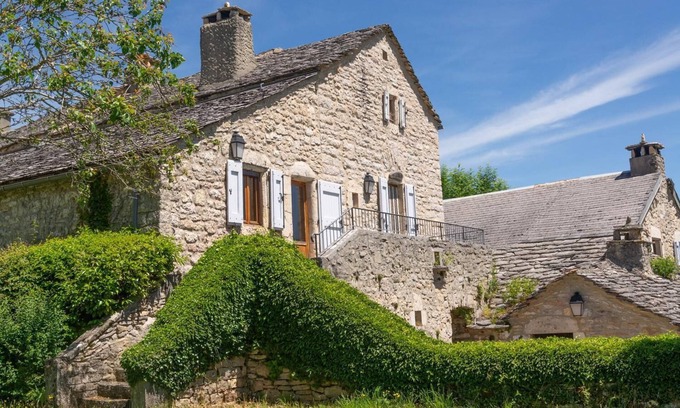 Saint-Georges-de-Levejac House | Le Bellevue - Location 4/6 Personnes à Saint Georges de Lévejac