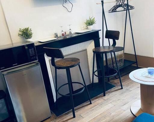 Bourges Apartment | Le Black and White studio centre-ville historique