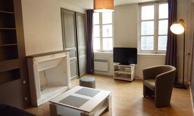 Quartier Vieux Marche-Cathedrale Apartment | Le bons enfant
