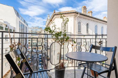 Prado - Republique Apartment | LE BOURGEOIS avec balcon, somptueux et lumineux, idéalement situé