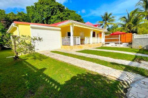 Pointe-Noire House | Le Carambole de JosyHouse - piscine et plage à 2mn