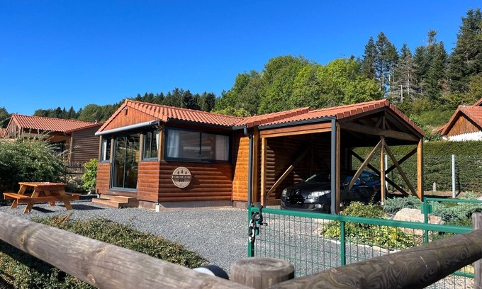 Corcieux Ski Chalet | Le Chalet de la Folie : Tranquillité Assurée en Lisière de Forêt!