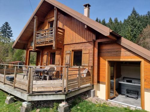 Xonrupt-Longemer House | Le chalet des Broches - jacuzzi