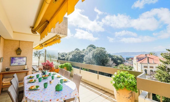 Cap-d'Antibes Apartment | LE CHATEAU DE LA PINEDE AP4198 by Riviera Holiday Homes