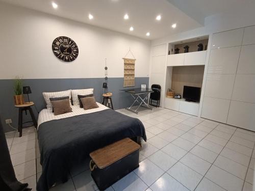 Marseillan Apartment | Le Colonel, Studio au Cœur du village en rez-de-chaussée d'une ancienne maison