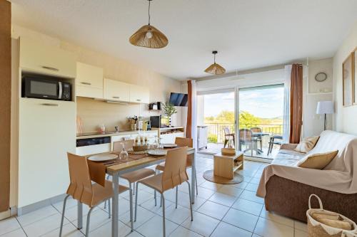 Azille Apartment | Le Cosy Vignes - Piscine partagée