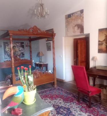 Saint-Vallier House | Le couvent des Capucines - La suite Ymbert de Bathernay