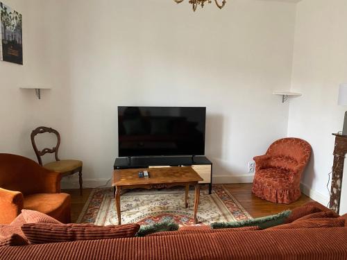 Auxerre Apartment | Le Germain