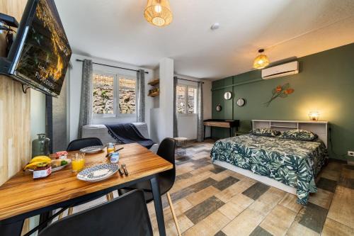 Saint-Denis Apartment | Le Grand Colibri