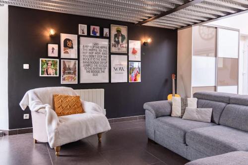 Sainte-Savine Apartment | Le Loft Indus - Parking - Borne arcade - BBQ - Salle de jeux - WIFI