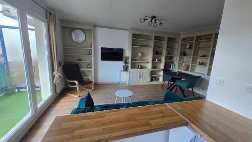 Centre Ville Rive Gauche Apartment | Le Majolique Nice and Cozy Apartment