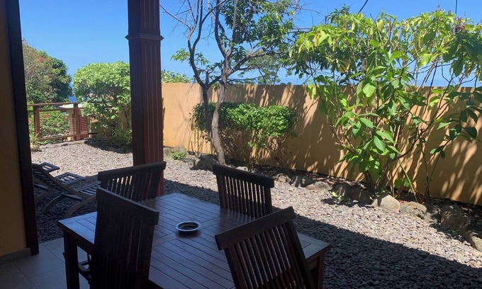 Piton Saint-Leu Apartment | Le Maloya, T2 de 50m² adapté PMR avec terrasse et jardinet privé