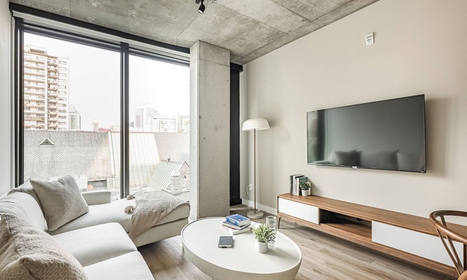 Shaughnessy Village Apartment | Le Mont Opulent Suite