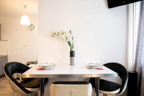 Villette Gare Apartment | Le Nazareth -Charmant appartement Lyon Part-Dieu balcon garage
