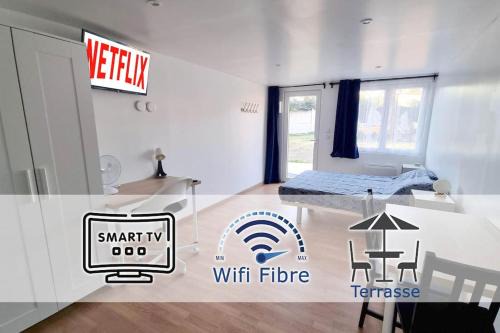 Avesnes-sur-Helpe Apartment | Le petit Château Avesnois - Studio en rez de jardin avec terrasse privée