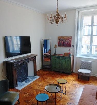 Old Town Apartment | Le Préfecture - Hôtel particulier au coeur de Dijon