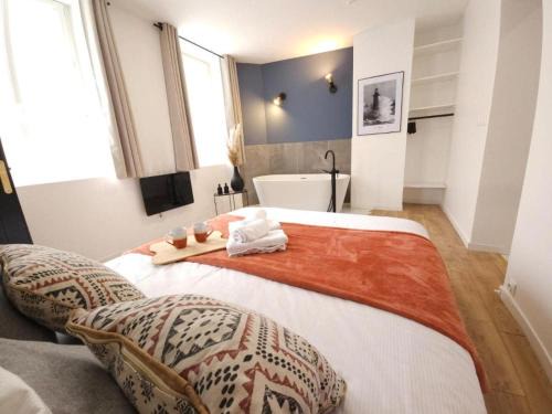 Boulogne-sur-Mer Apartment | Le Quai Victoire - Appartement à 5min à pied de Nausicaa, plage, centre Ville - Côte d'Opale