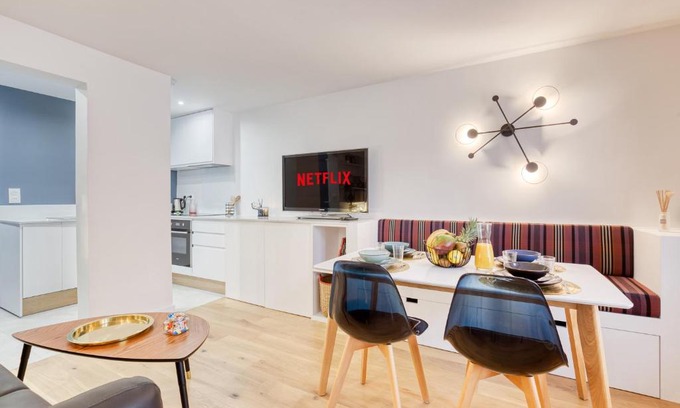 Saint-Louis Apartment | Le Roi Soleil T2 en plein cœur De Ville !