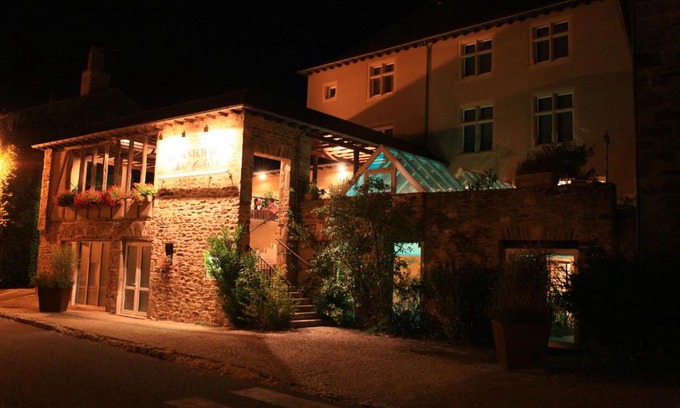 Sauveterre-de-Rouergue Hotel | Le Sénéchal