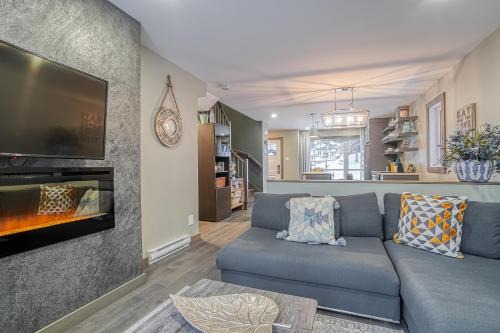 Saint-Faustin-Lac-Carre Apartment | Le Sous-Bois 1322 Billard et Spa