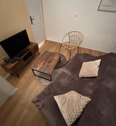 La Celle-sous-Gouzon Apartment | Le Vacon Bleu