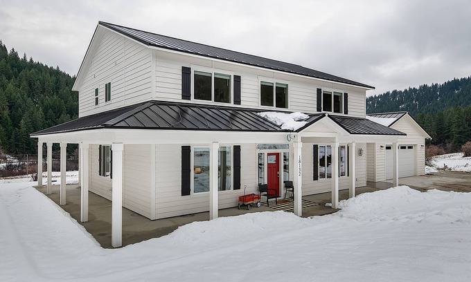 Leavenworth House | Leavenworth Farmhouse