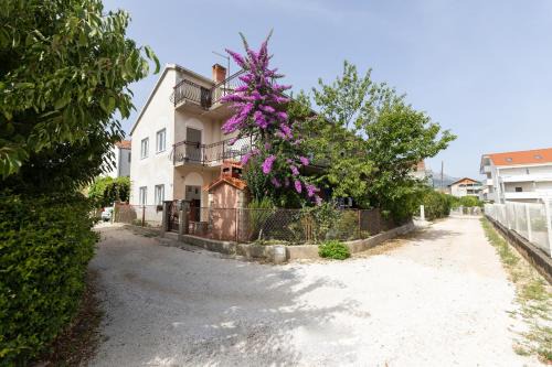 Kastel Novi Apartment | LeDi