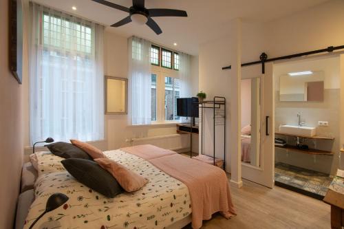 Sneek Bed & Breakfast | Lekkerwegbijleeuwen, 1 minuut naar hartje centrum