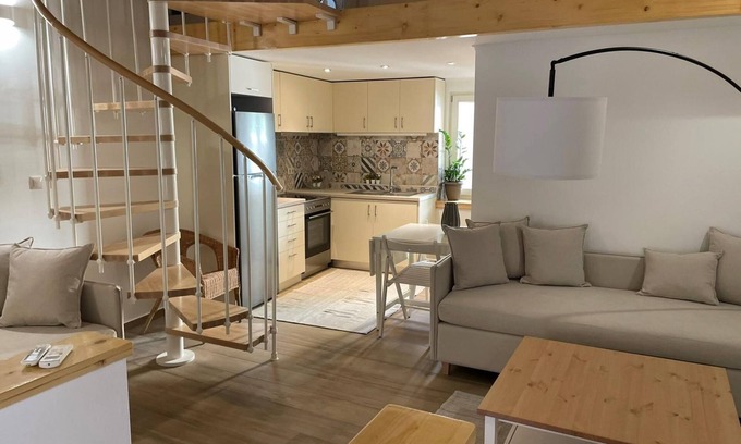 Old Town Apartment | Lenko Verde Apartment by Estia