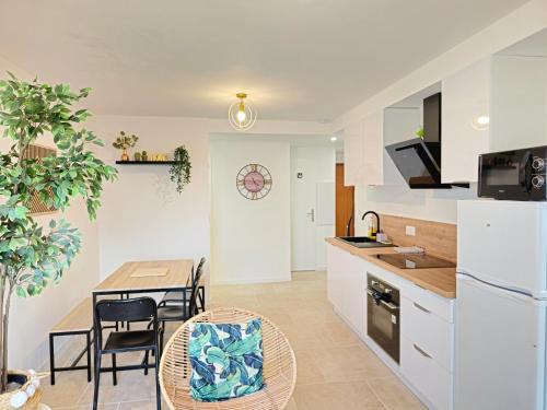 La Faourette Apartment | Les chambres de Sandrine avec salle d'eau privée dans un appartement en collocation