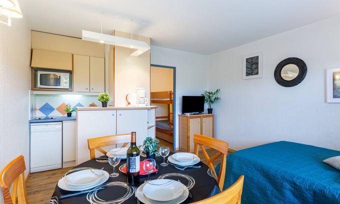 Sainte-Maxime City Centre Apartment | Les Platanes by Interhome