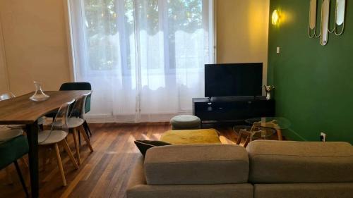 Vieux Malakoff Apartment | Les quais, la gare, la ville, tout à pied !