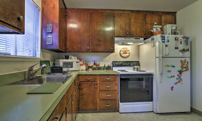 South Lake Tahoe House | Less Than 1 Mi to Lake Tahoe Cabin with Patio and Grill!