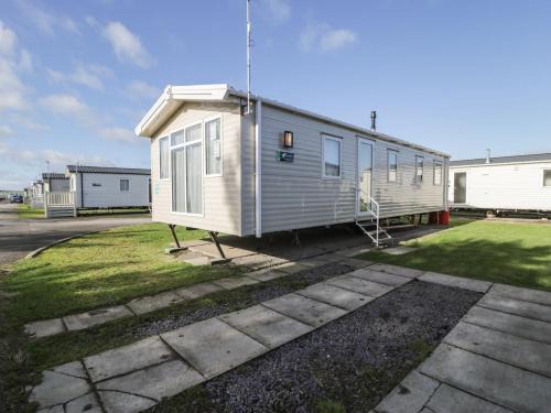 Prestatyn House | Lido Gold 205
