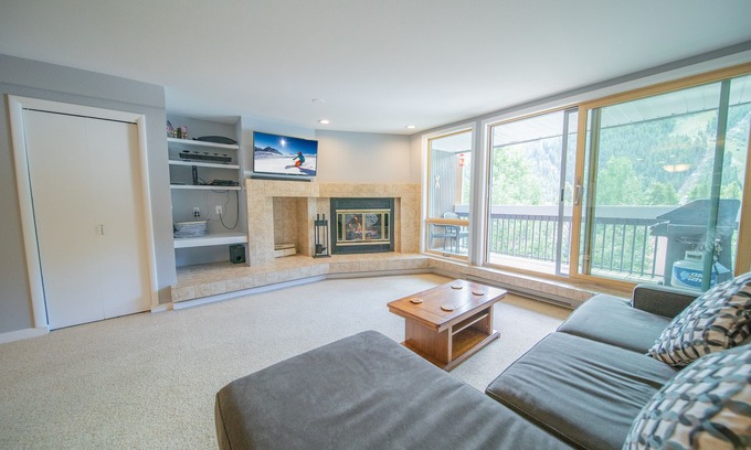 Mountain House Condo | Liftside 304