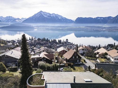 Oberhofen am Thunersee Apartment | Light-filled studio with panoramic views
