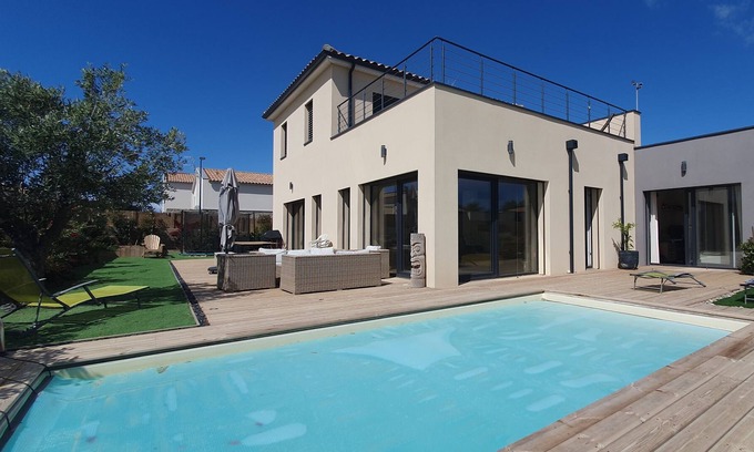 Leucate Villa | Light-filled, eco-friendly villa with garden and pool, 5 minutes from the beach