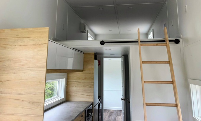 Western Head House | Lighthouse Tiny Home - Surf Western Head