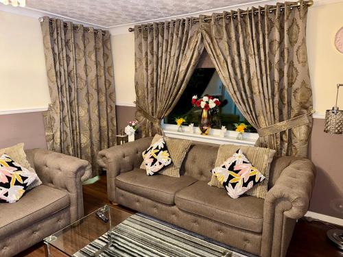 Pollokshaws Apartment | Likewise Modern Two bedrooms Home for 4 in Glasgow Area